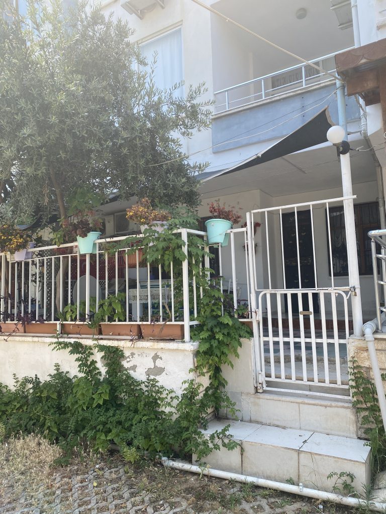 DENİZE SIFIR GİRİŞ KAT BAHÇELİ 2+1