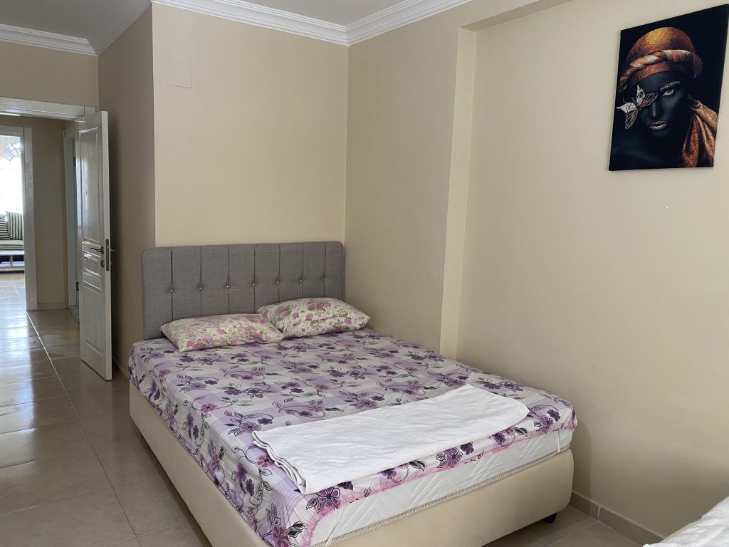 KALE SİTESİNDE DENİZ MANZARALI 1+1